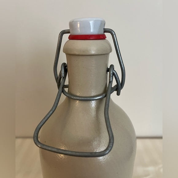 Vintage Hofbrauhaus Munchen German Beer Bottle MKM HB Stoneware w/Porcelain Cap - Picture 7 of 15